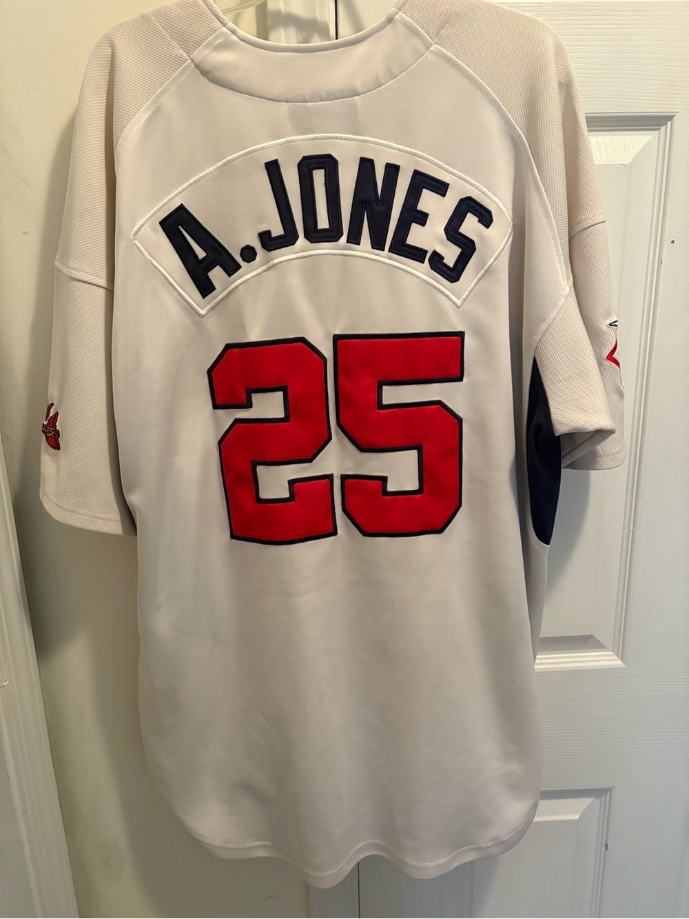 Nike Atlanta Braves Great Andrew Jones all stitched patch Vintage Home Jersey.